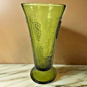 Vintage MCM Indiana Glass 9.75” Tall Footed Vase Harvest Grape Colony Green VGUC